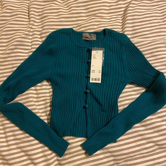 Brand New with tag UO Peyton Fitted Cropped Cardigan - Picture 2 of 2